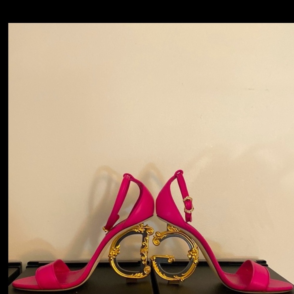 Dolce & Gabbana PINK leather Black and GOLD DG heel. Size 37 & 37 1/2
